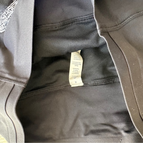 Lululemon Pace Perfect Short Black and White Size 4 - Picture 3 of 3